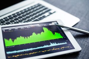 TSX reaches record highs despite weak Canadian economy